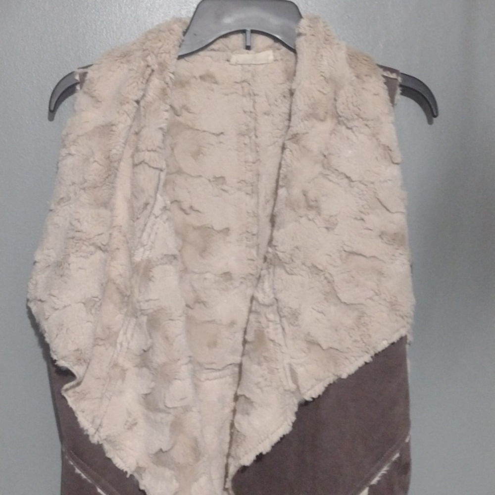 Altr’d State Womens M Fur Lined Suede Tan White Open Front Vest With Pockets